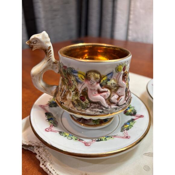 Vintage Italian Capodimonte Dragon Cherub Tea cup and saucers (Set of 2) - Picture 12 of 12